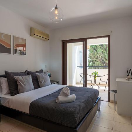 Mia 1-Bedroom Apartment In Larnaca Exterior foto